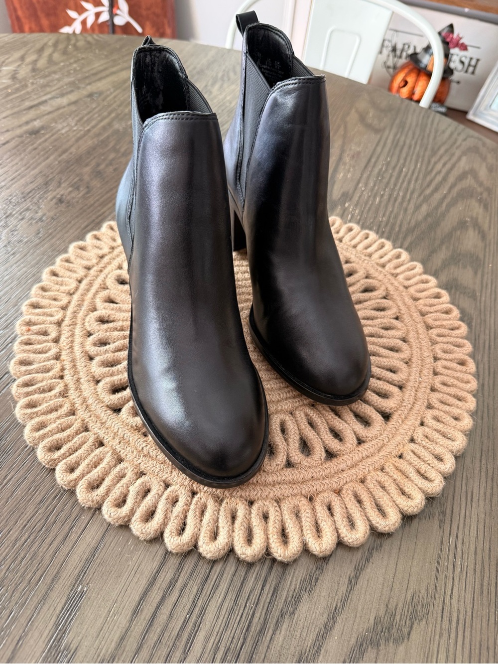 Sam Edelman Black Chelsea Booties Sz 8.5